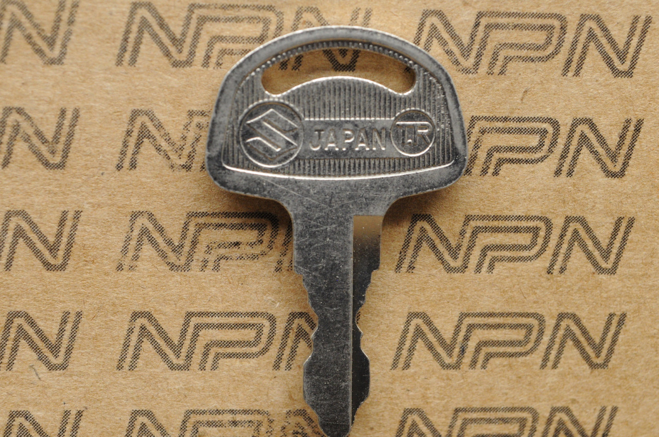 NOS Suzuki Motorcycle Ignition Lock Double Groove Key # 414