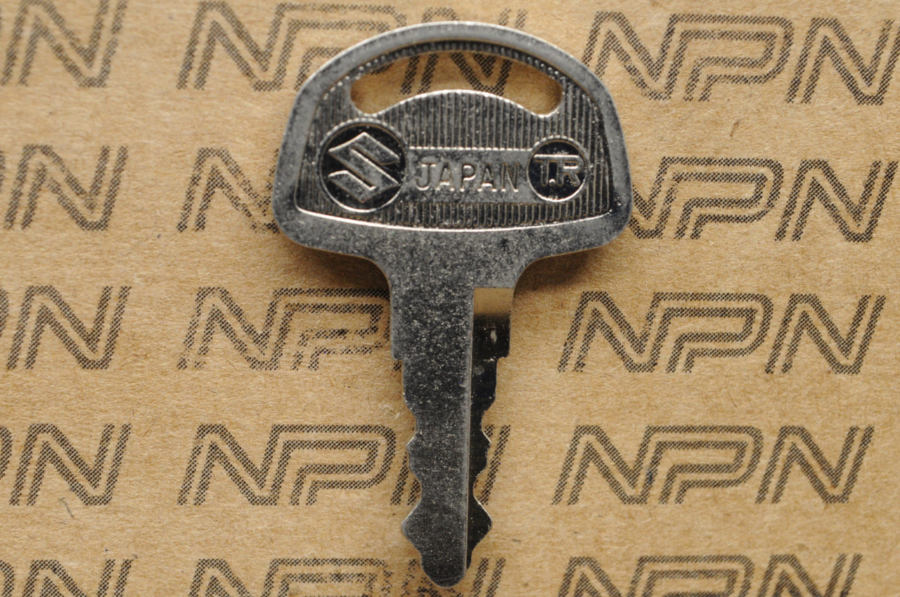 NOS Suzuki Motorcycle Ignition Lock Double Groove Key # 421