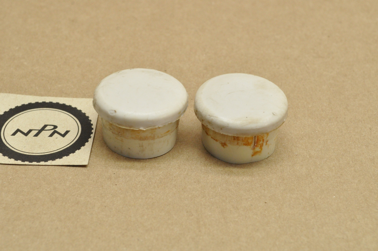 Vtg OEM Honda C105 C110 CA175 CA200 CL125 CT200 Swing Arm Cap Qty 2 White 52161-001-010