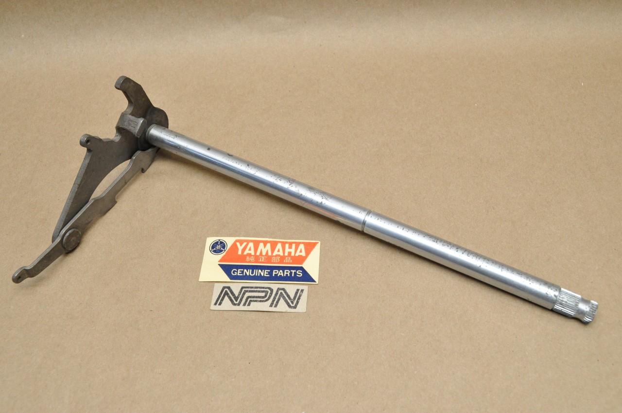 NOS Honda CA175 CB175 CL175 SL175 Gear Shift Spindle Shaft 24610-302-010