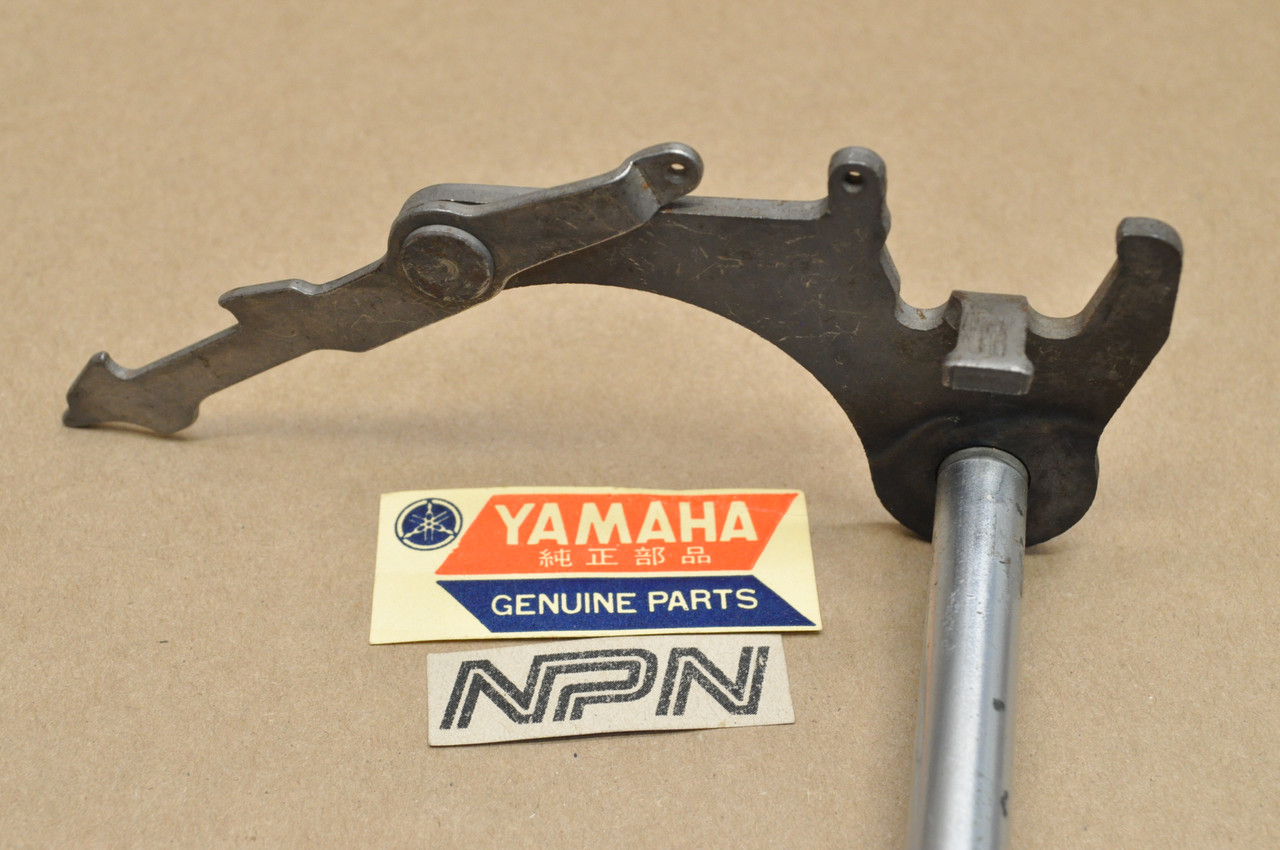 NOS Honda CA175 CB175 CL175 SL175 Gear Shift Spindle Shaft 24610-302-010