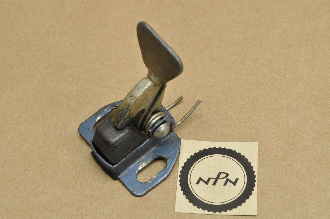 Vintage OEM Honda C70 C100 C102 CM91 Seat Latch Catch 77230-001-810