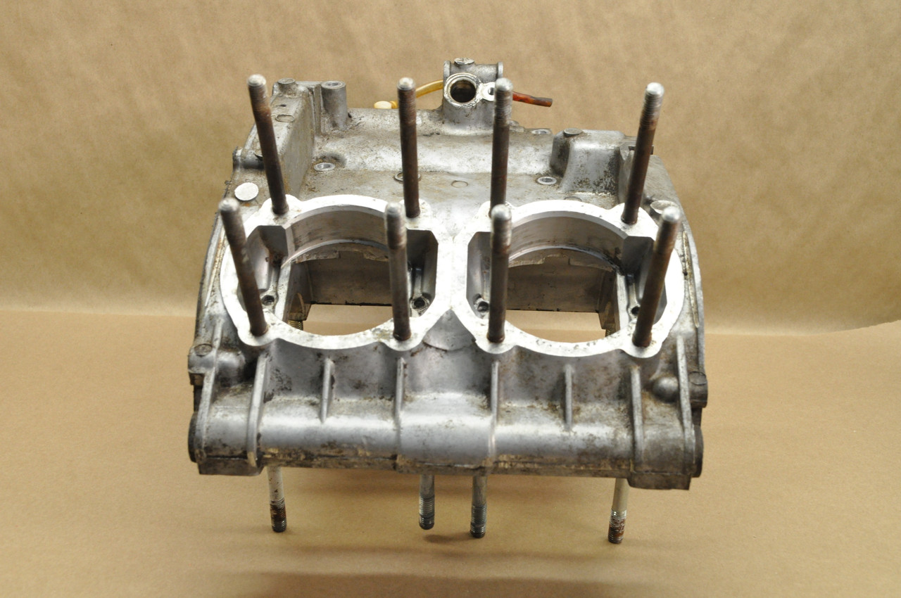 Vtg OEM Yamaha DS7 R5 RD250 RD350 Crank Case Upper Half 278-15100-02