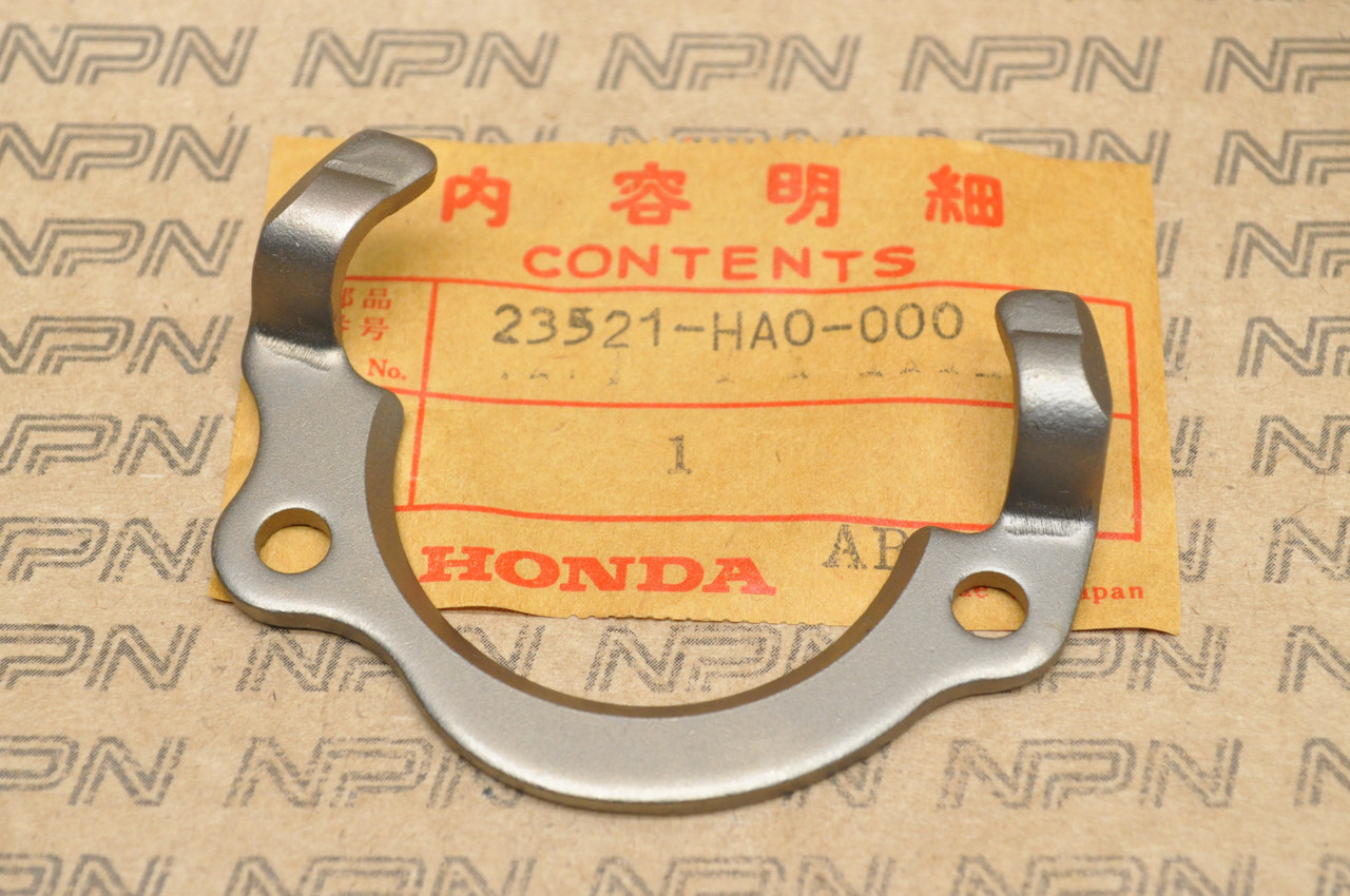 NOS Honda ATC250 ATC350 TRX250 TRX300 Bearing Setting Plate 23521-HA0-000