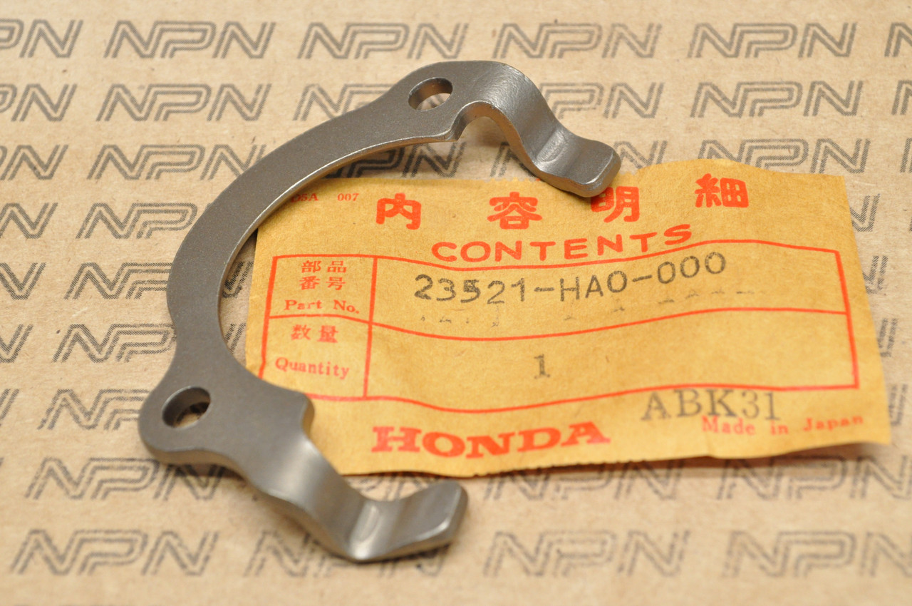 NOS Honda ATC250 ATC350 TRX250 TRX300 Bearing Setting Plate 23521-HA0-000