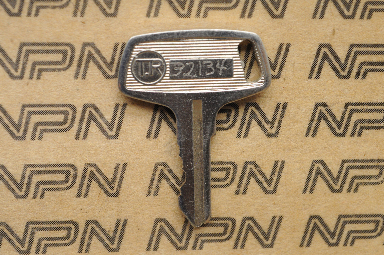 NOS Suzuki Motorcycle Double Groove Ignition Lock Key # 32134