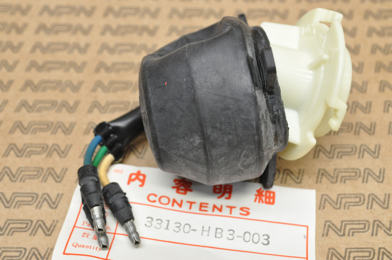 NOS Honda 1986 TRX200 SX  Fourtrax Head Light Lamp Socket 33130-HB3-003