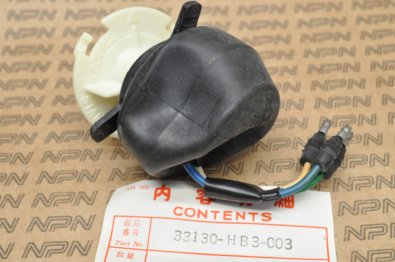 NOS Honda 1986 TRX200 SX  Fourtrax Head Light Lamp Socket 33130-HB3-003