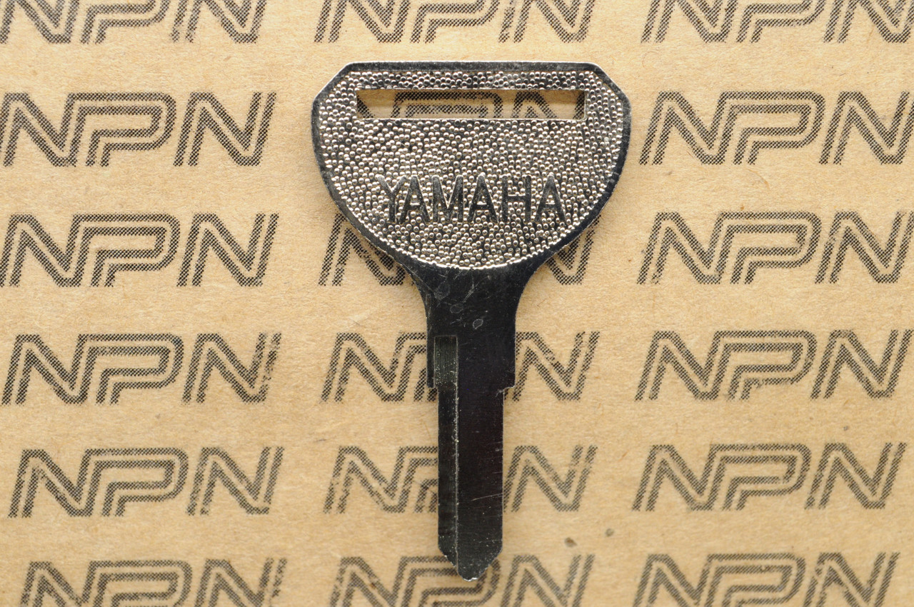 NOS Yamaha Ignition Switch & Lock Key Blank  90890-55925 # 911