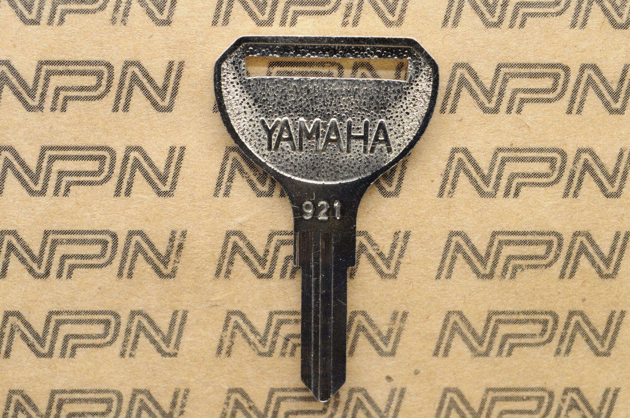 NOS Yamaha Ignition Switch & Lock Key Blank  90890-55929 # 921