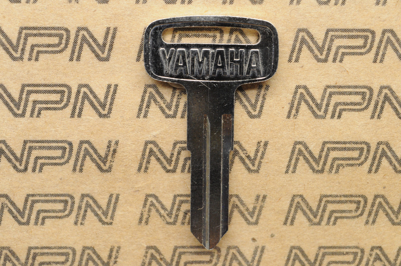 NOS Yamaha Ignition Switch & Lock Key Blank  90890-55810 # 1220