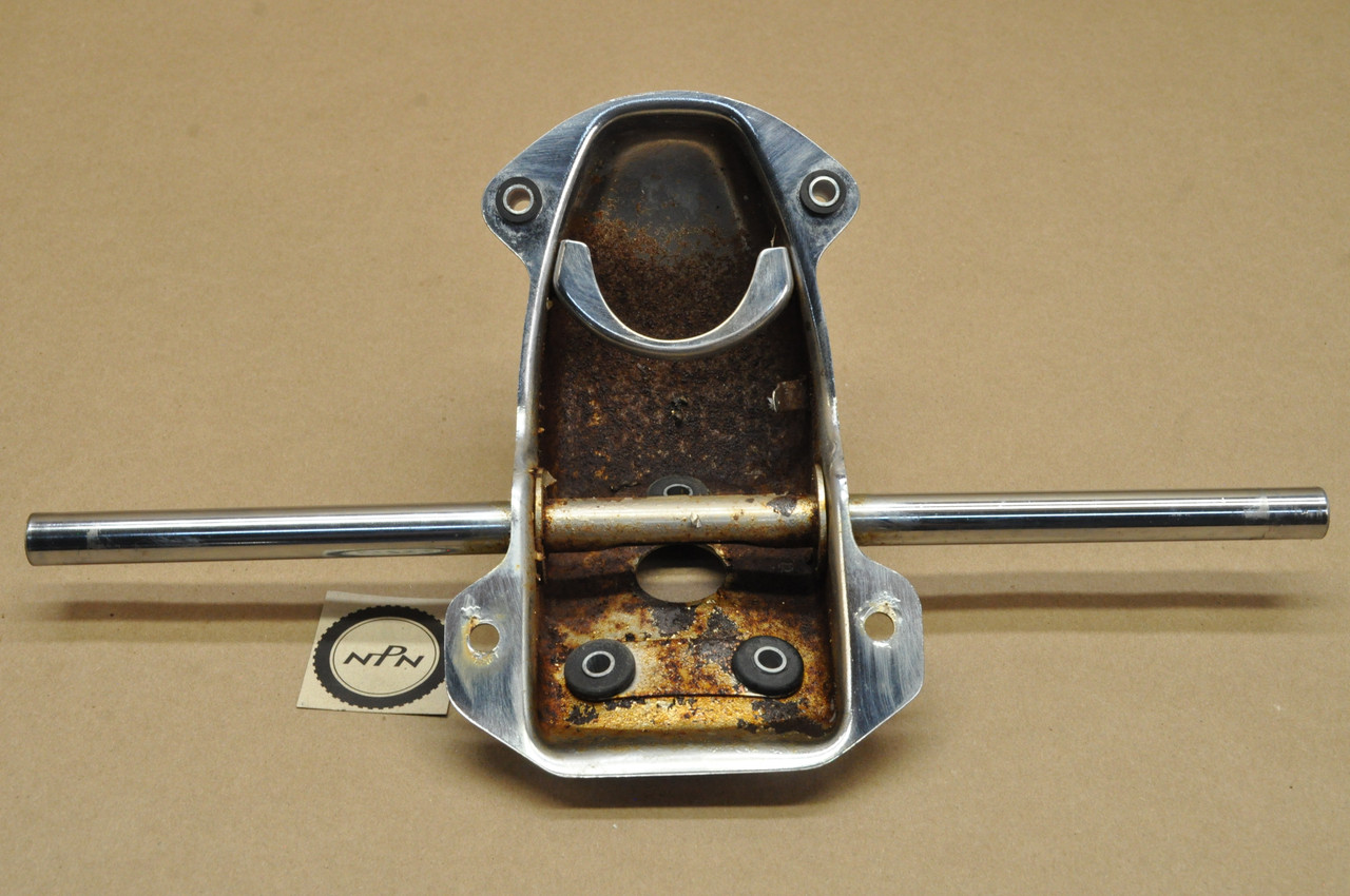 Vintage OEM Honda CM400 CM450 Taillight Turn Signal Mount Bracket 84701-447-770