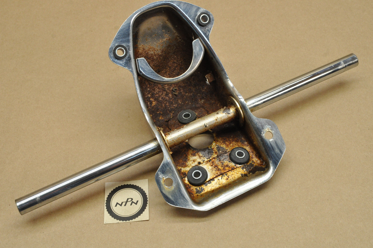 Vintage OEM Honda CM400 CM450 Taillight Turn Signal Mount Bracket 84701-447-770