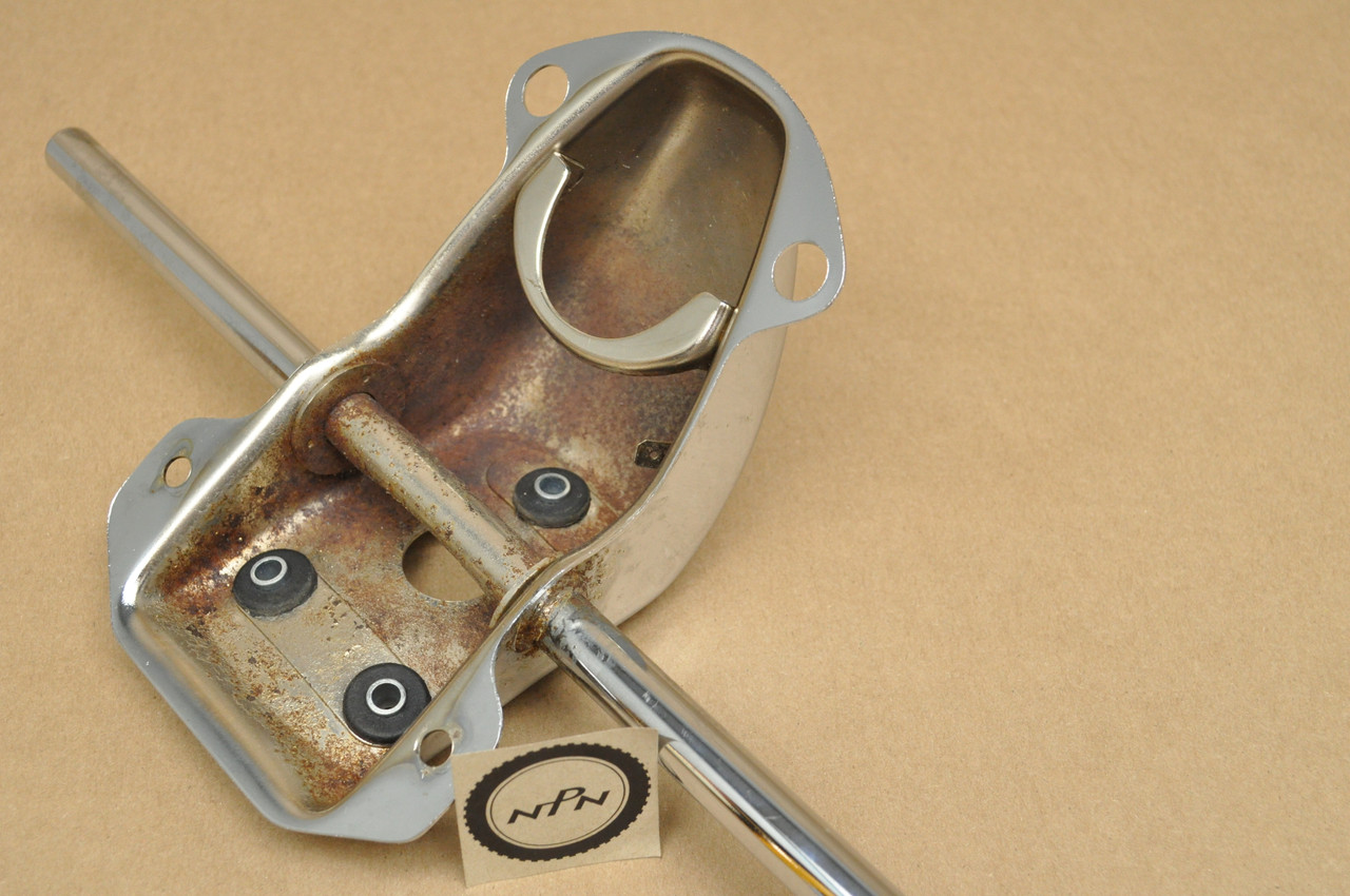 Vintage OEM Honda CM400 CM450 Tail Light Turn Signal Mount Bracket 84701-447-770