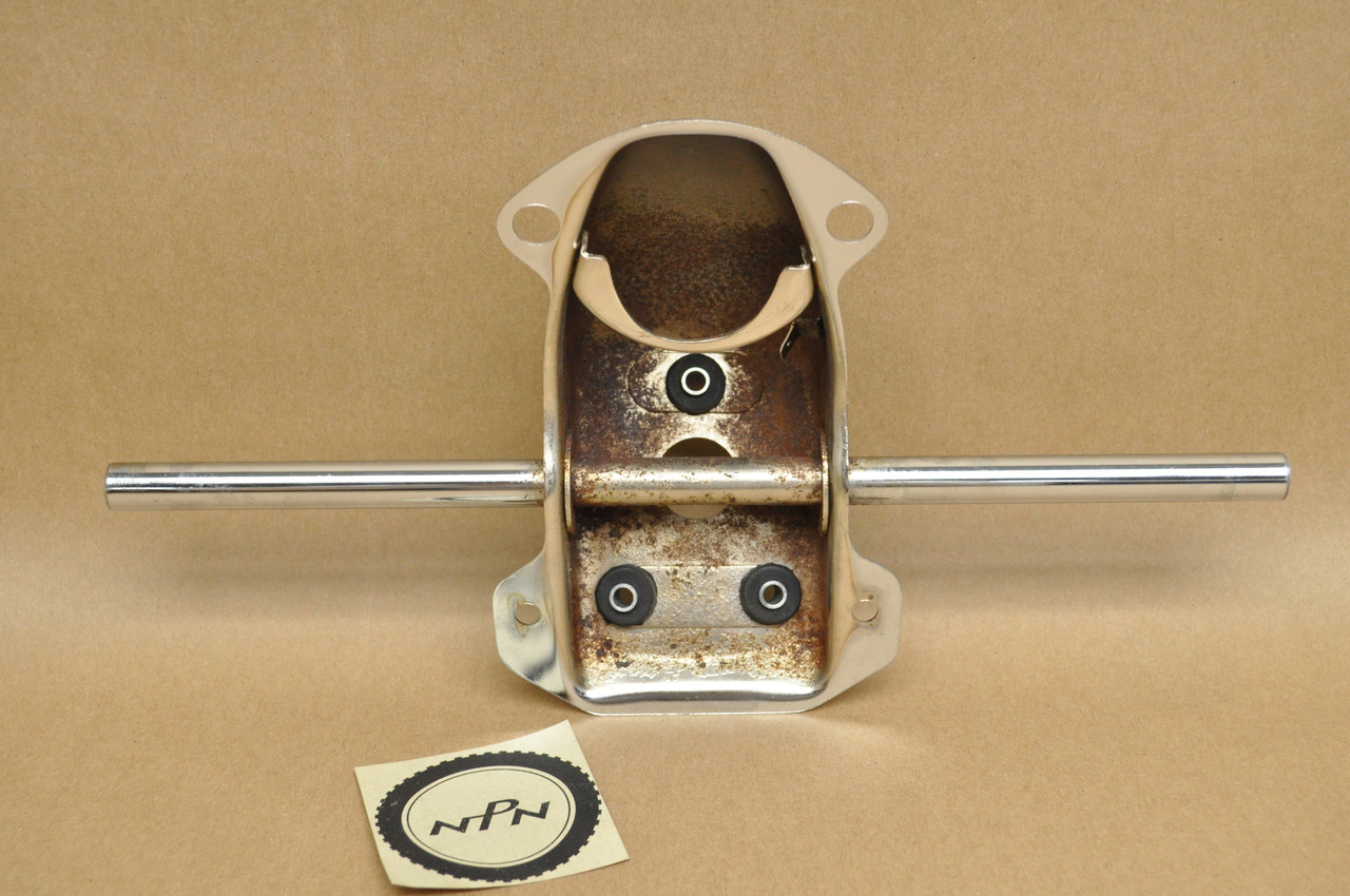 Vintage OEM Honda CM400 CM450 Tail Light Turn Signal Mount Bracket 84701-447-770
