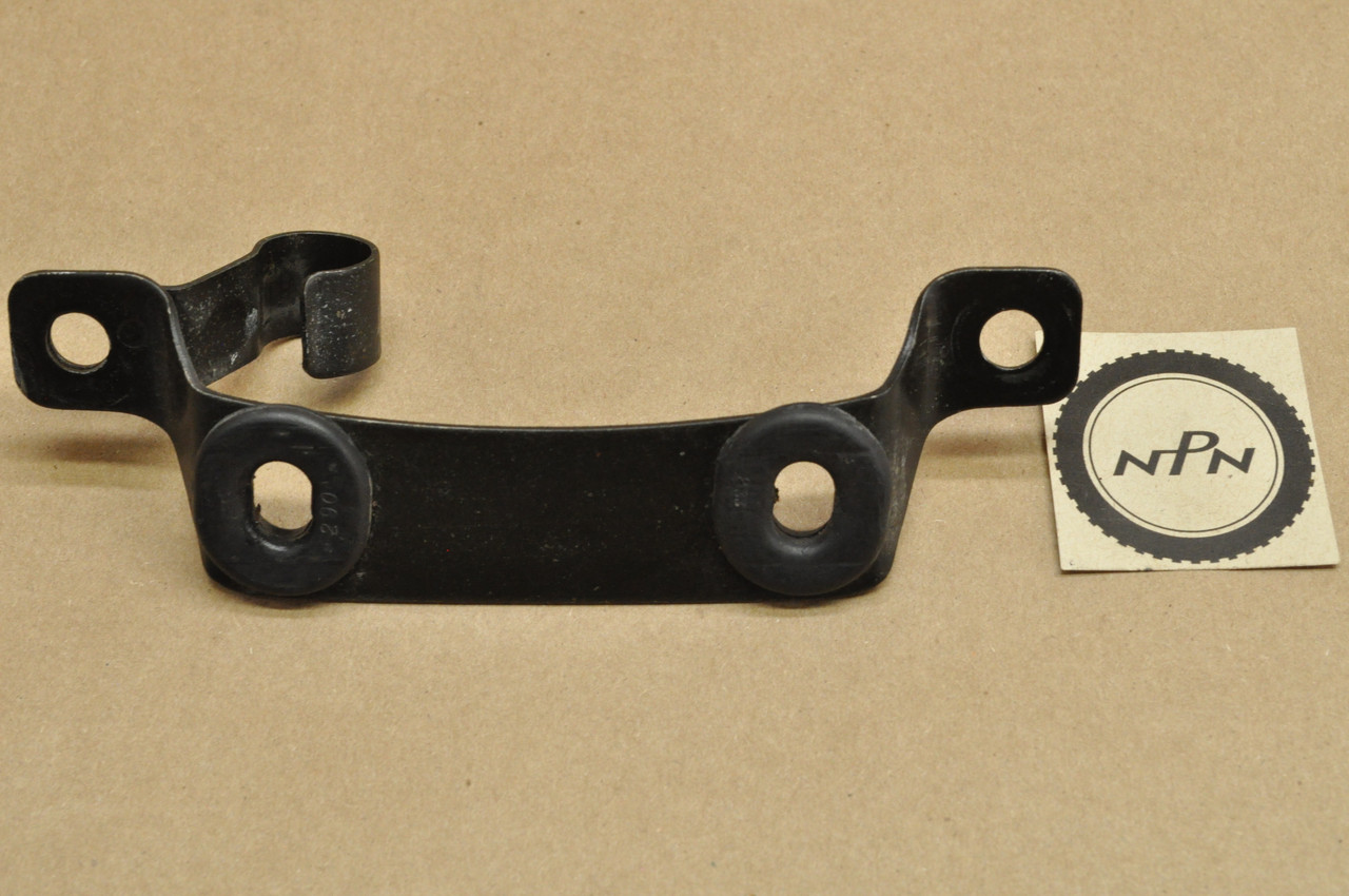 Vtg OEM Honda CM400 A CM400C CM400T Front Emblem Cover Bracket 61405-447-000