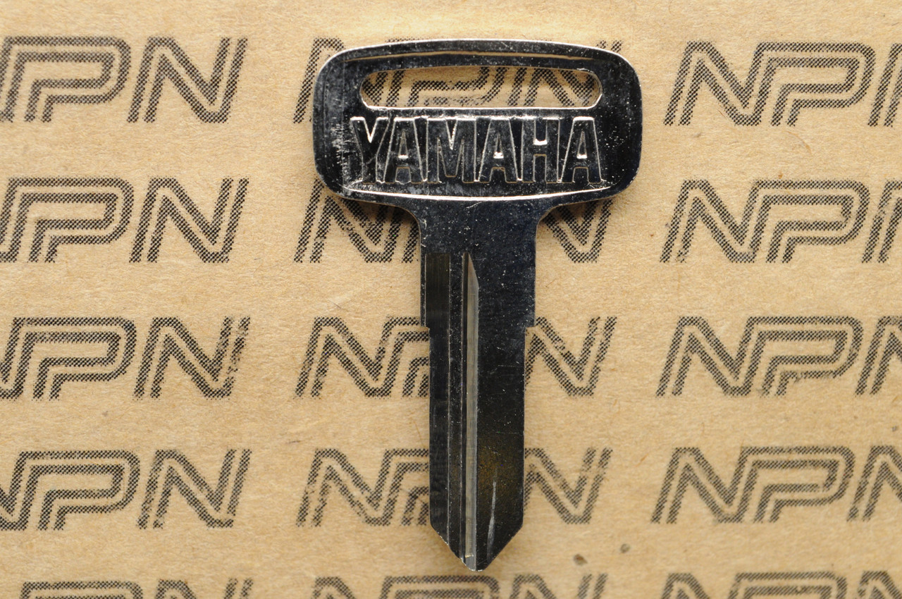 NOS Yamaha Ignition Switch & Lock Key Blank 90890-55807 # 1117
