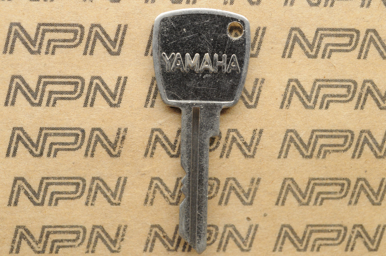 NOS Yamaha Ignition Switch & Lock Key # 2642
