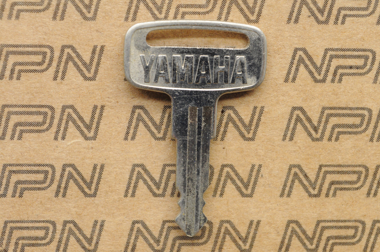 NOS Yamaha Ignition Switch & Lock Key # 2651