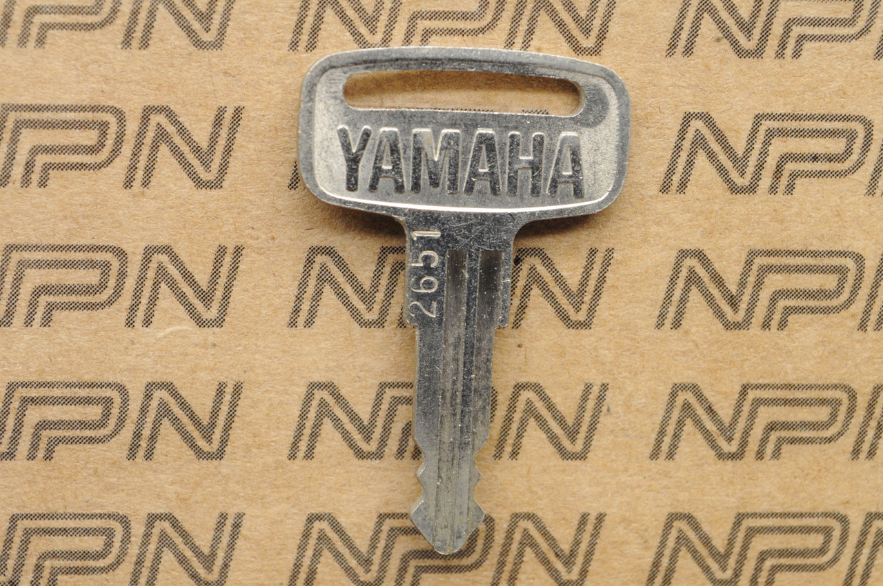 NOS Yamaha Ignition Switch & Lock Key # 2651