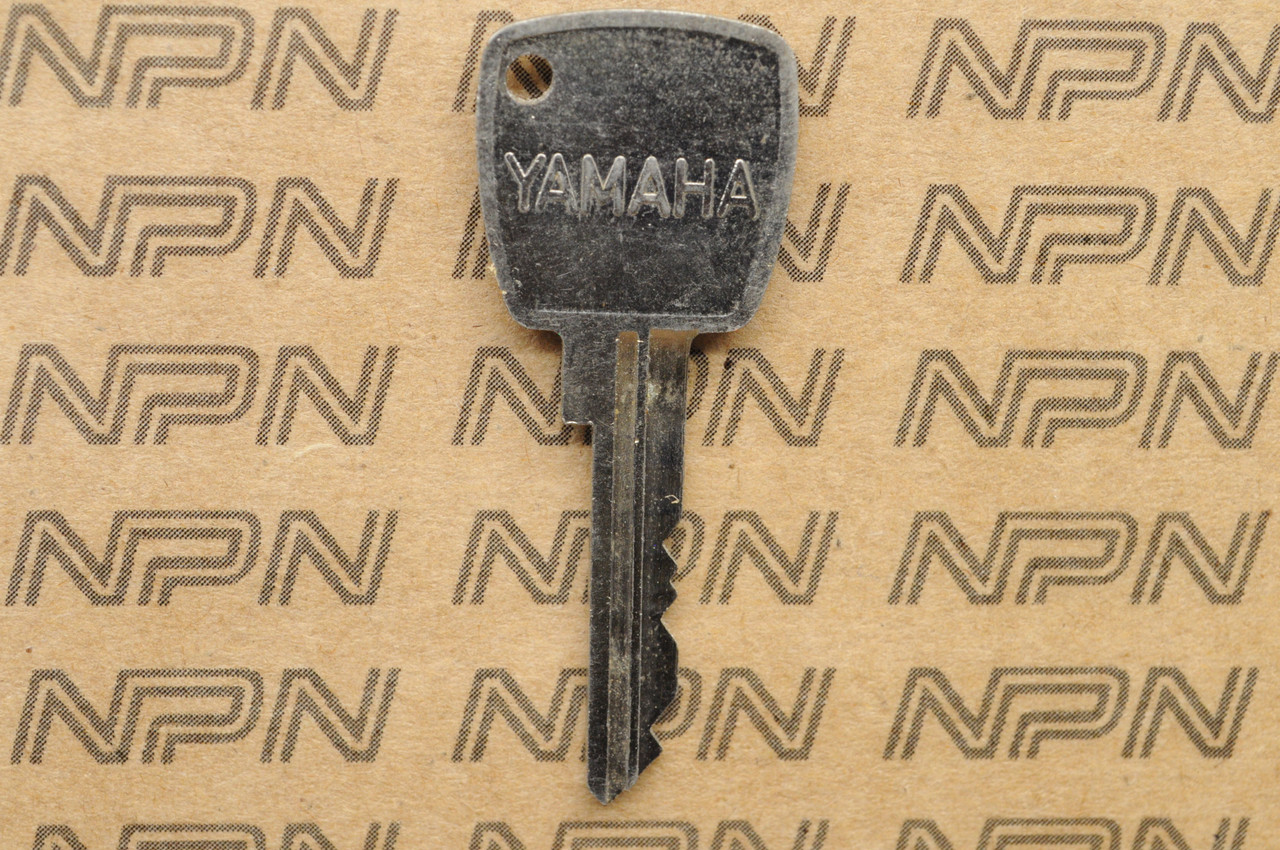 NOS Yamaha Ignition Switch & Lock Key # 2756