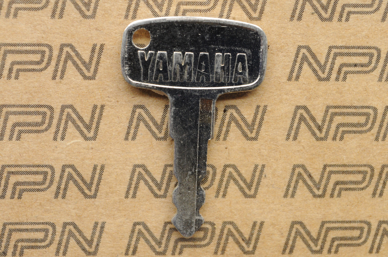 NOS Yamaha Ignition Switch & Lock Key # 2627