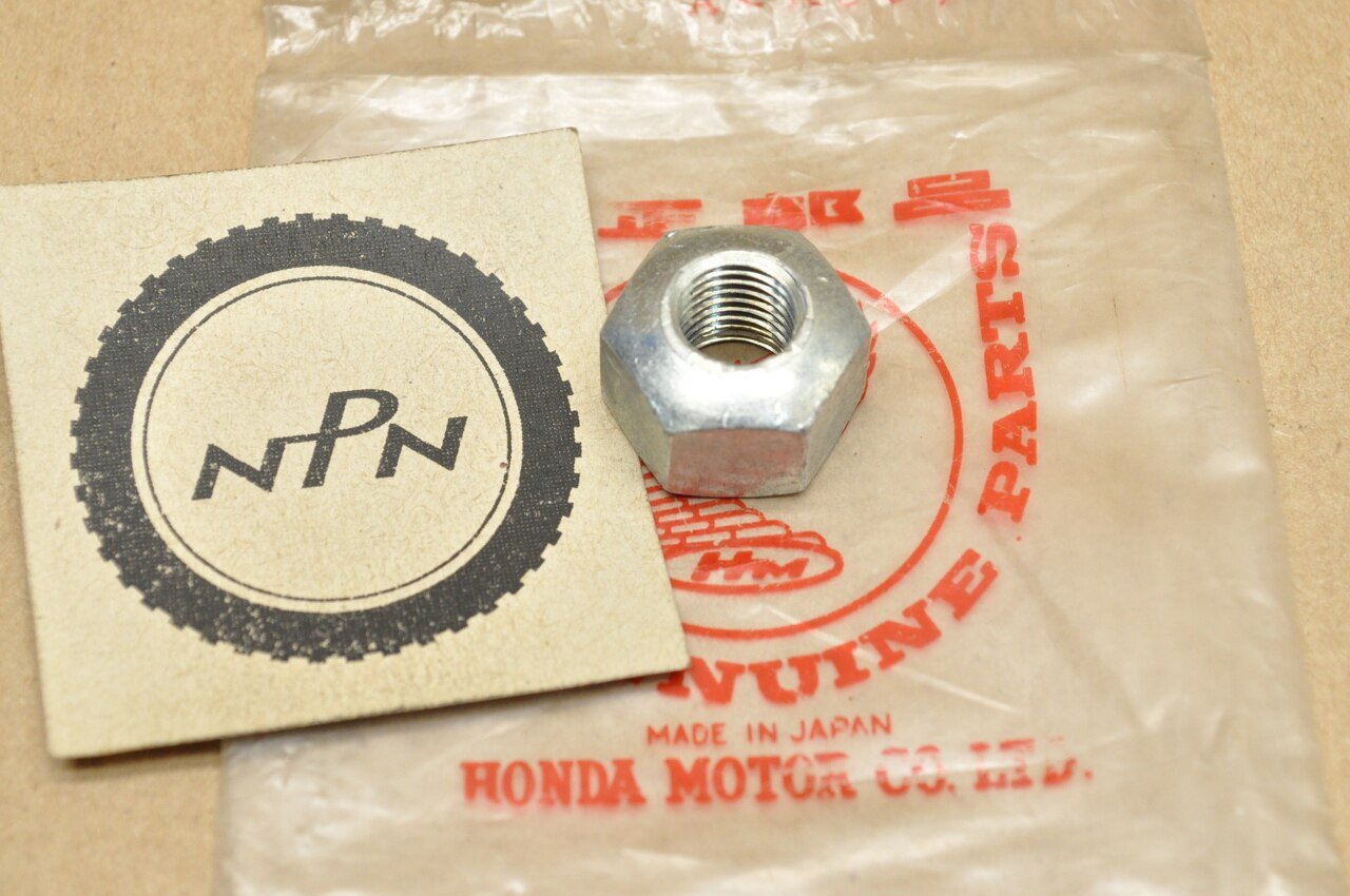 NOS Honda C100 C102 C110 C200 CL70 CL90 CT200 CT90 S90 Axle Nut 90305-001-000