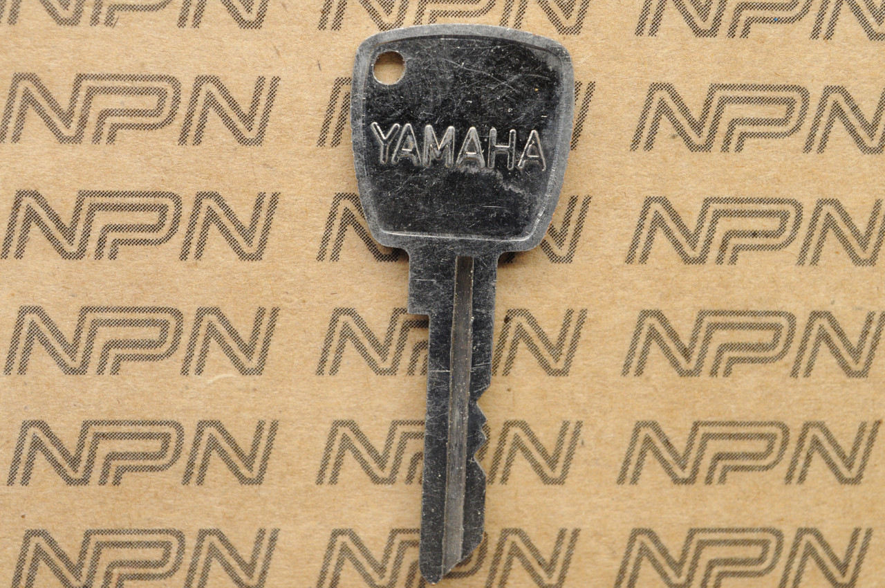 NOS Yamaha Ignition Switch & Lock Key # 2552