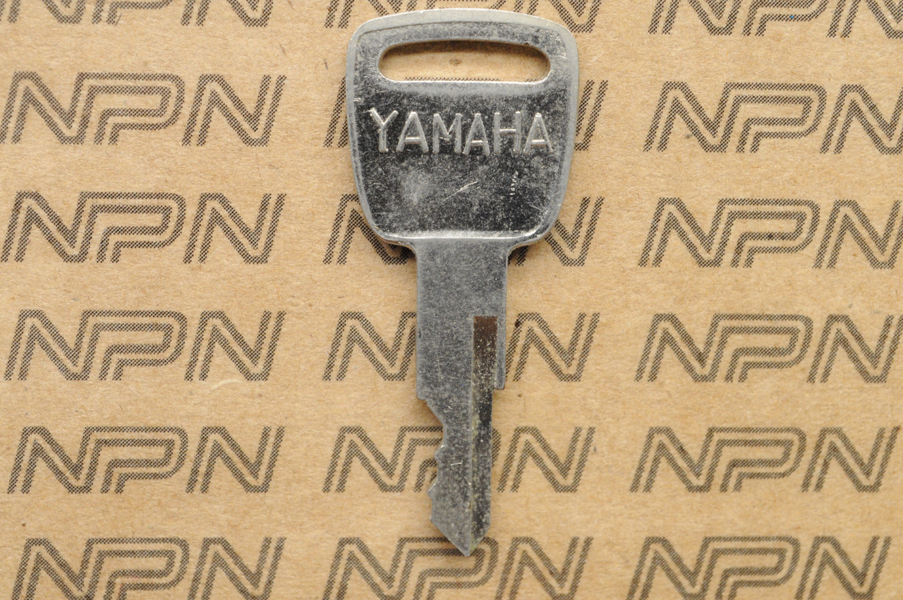 NOS Yamaha Ignition Switch & Lock Key # 2216