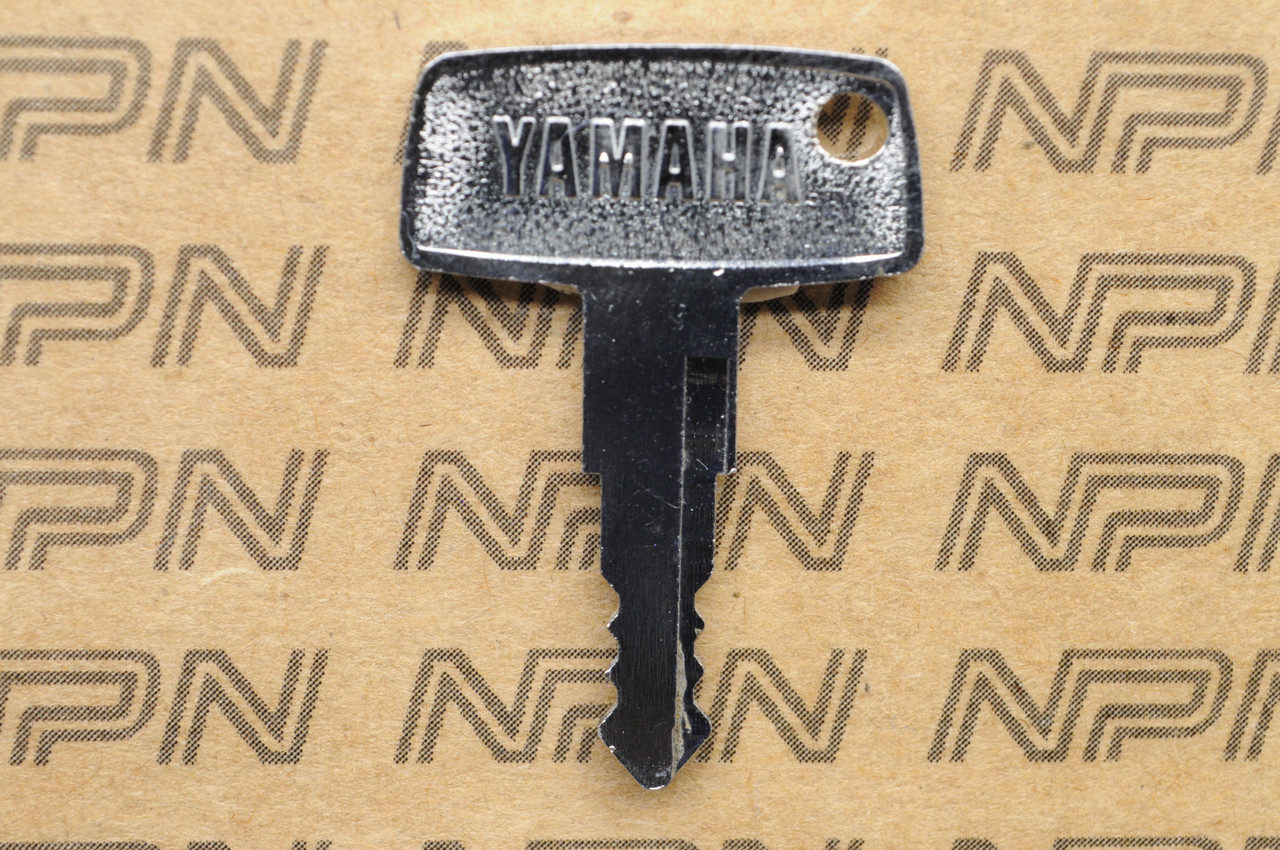 NOS Yamaha Ignition Switch & Lock Key # 2619