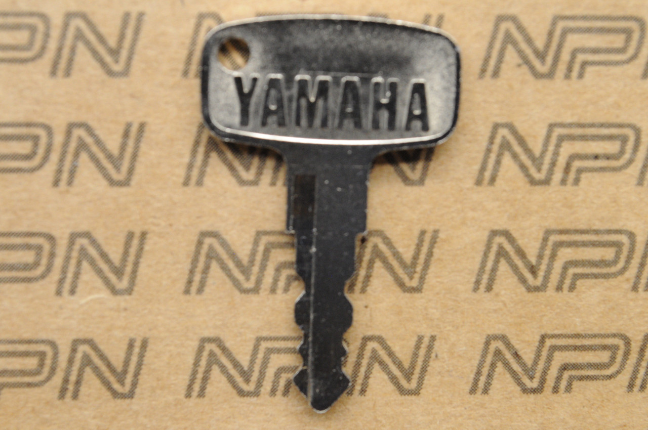 NOS Yamaha Ignition Switch & Lock Key # 1737