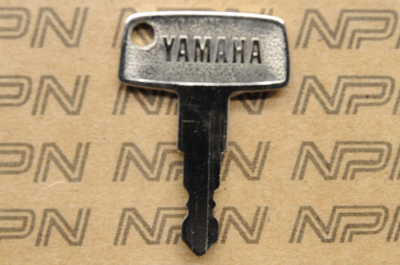 NOS Yamaha Ignition Switch & Lock Key # 2614