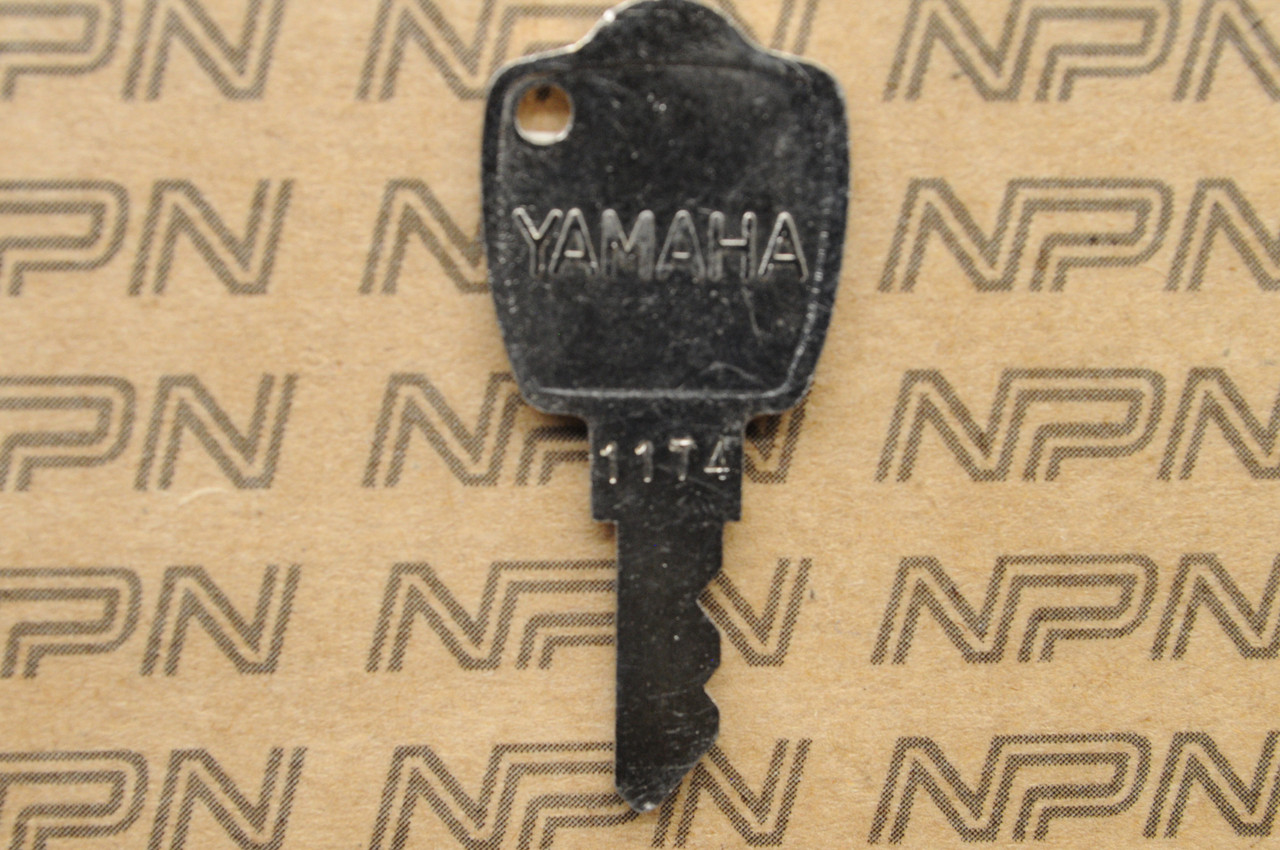 NOS Yamaha Ignition Switch & Lock Key # 1174