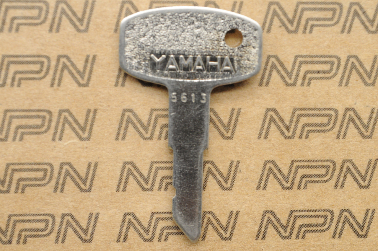 NOS Yamaha Ignition Switch & Lock Key # 5613