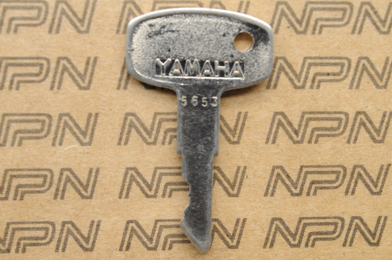 NOS Yamaha Ignition Switch & Lock Key # 5653