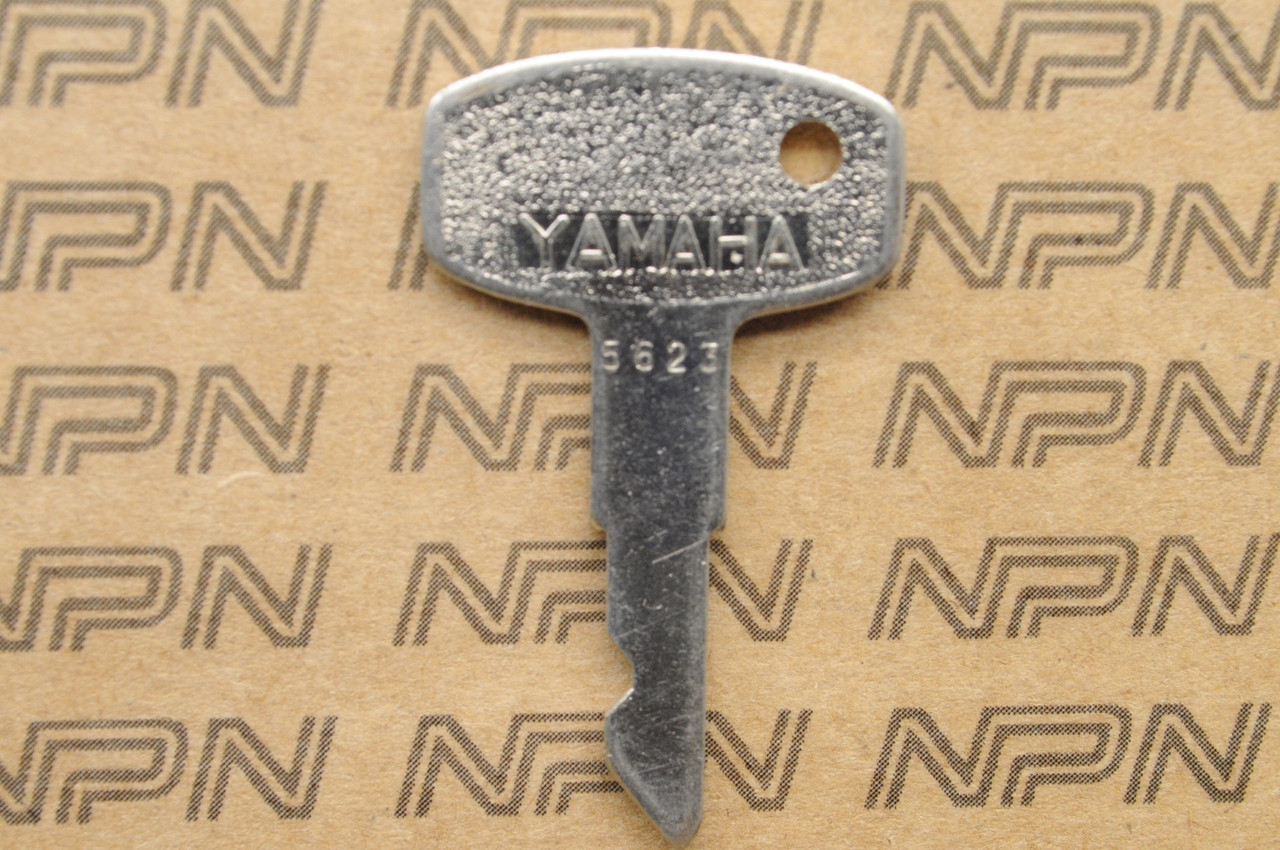 NOS Yamaha Ignition Switch & Lock Key # 5623