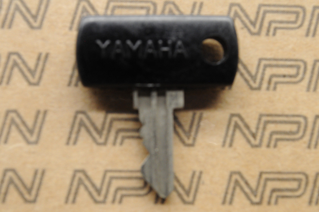 NOS Yamaha Ignition Switch & Lock Black Cap Key # 2412