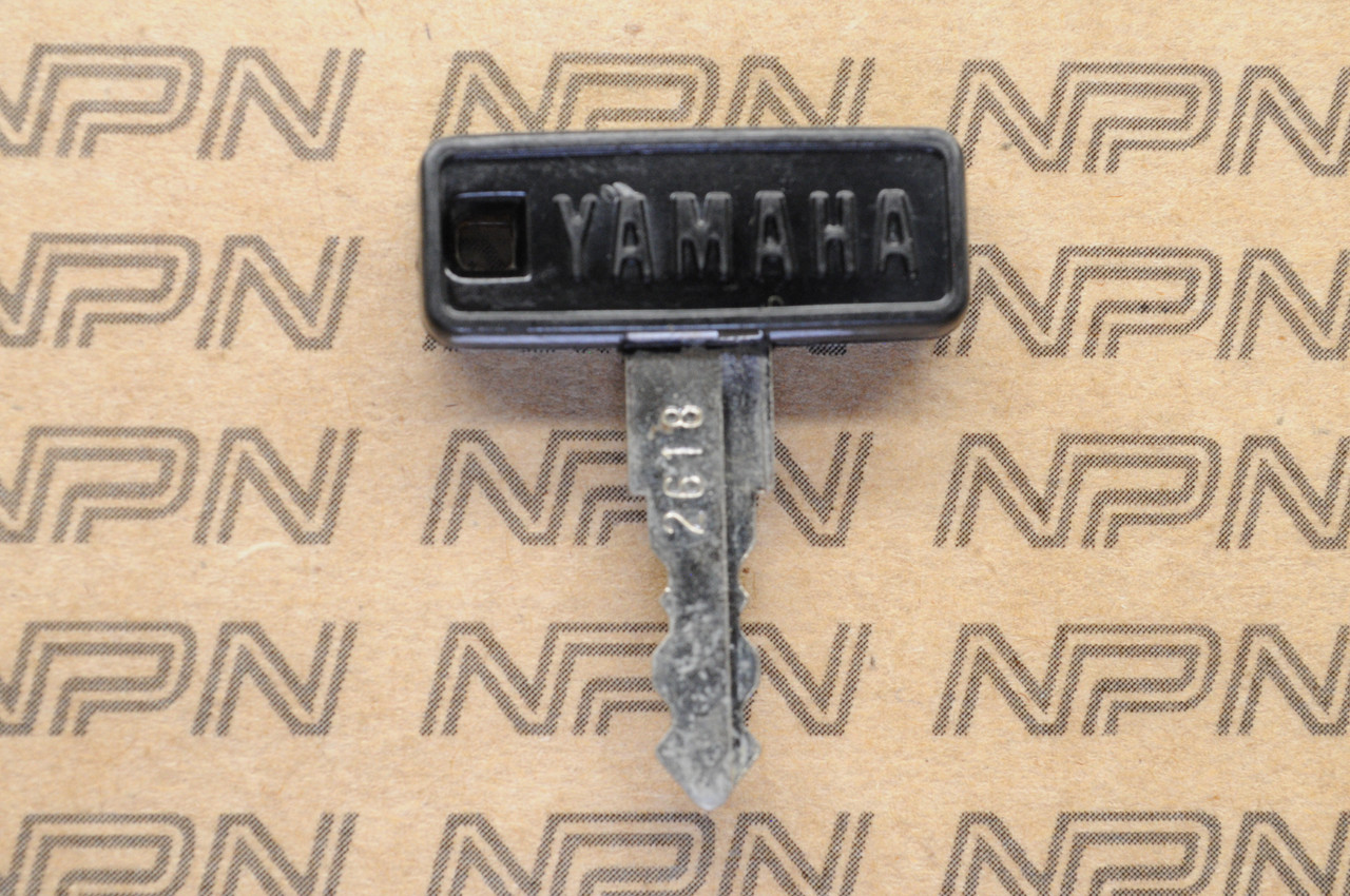 NOS Yamaha Ignition Switch & Lock Black Cap Key # 2618