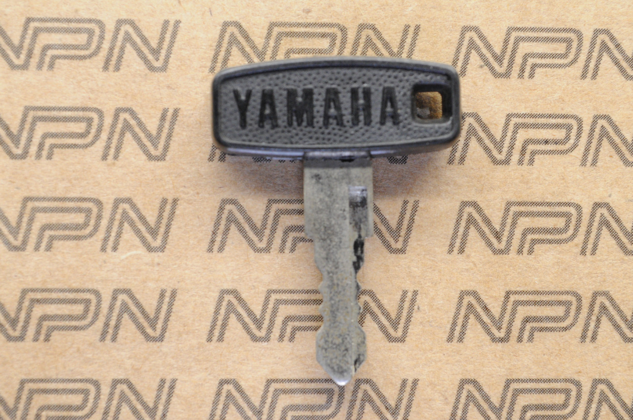 NOS Yamaha Ignition Switch & Lock Black Cap Key # 2620