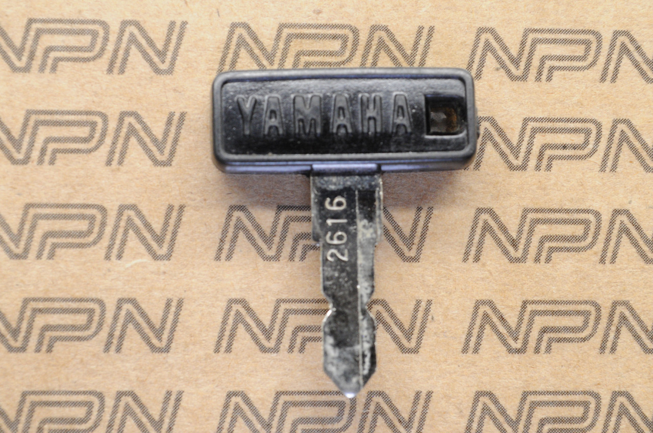 NOS Yamaha Ignition Switch & Lock Black Cap Key # 2616