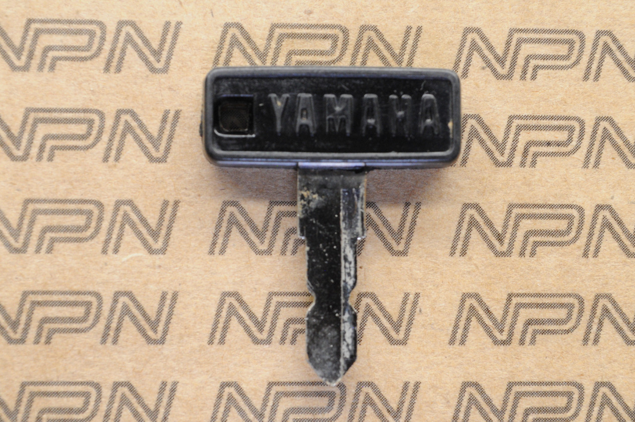NOS Yamaha Ignition Switch & Lock Black Cap Key # 2616