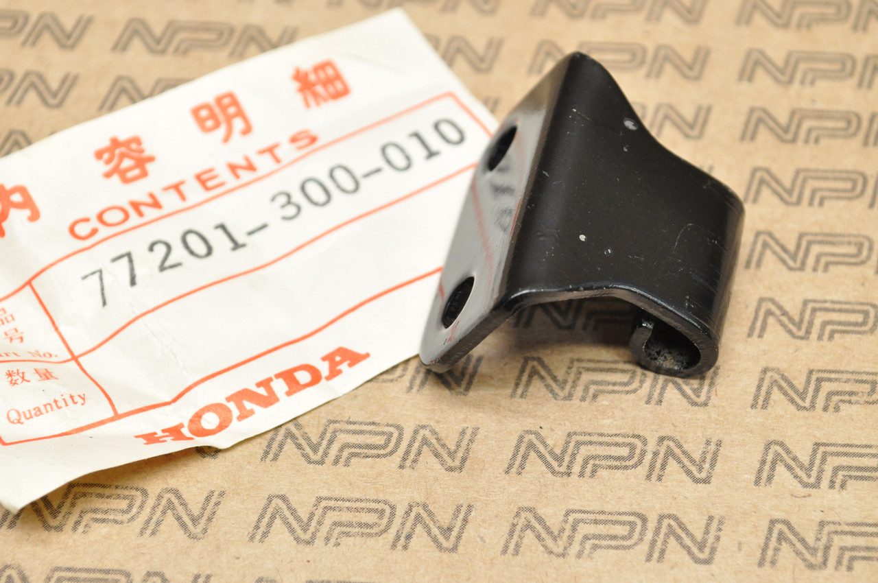 NOS Honda CB750 K0-1976 Seat Hinge Bracket 77201-300-010