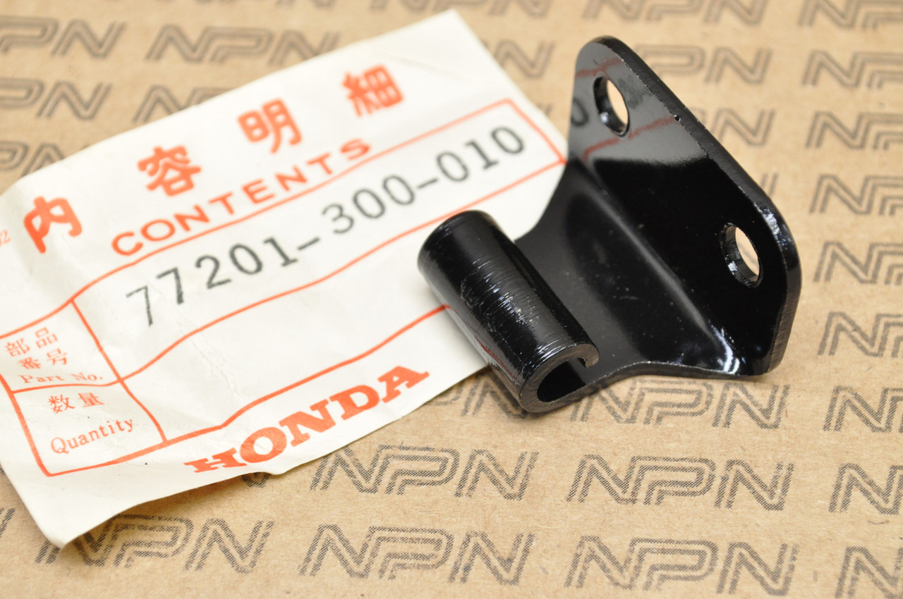 NOS Honda CB750 K0-1976 Seat Hinge Bracket 77201-300-010