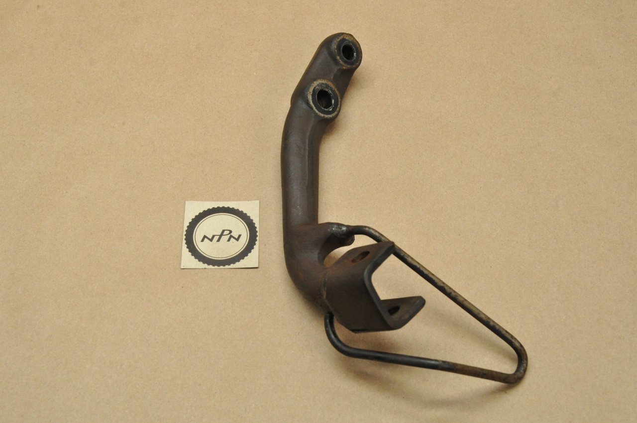 Vtg OEM Honda CM400 A CM450 A Front Left Foot Peg Mount Arm Bracket 50615-448-000