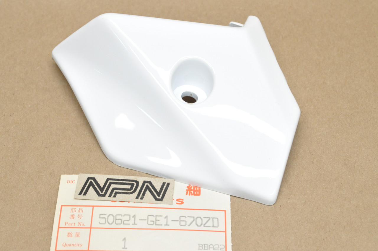 NOS Honda 1986-2004 CH80 Elite Right Foot Rest Step Pillion Cover 50621-GE1-670 ZD