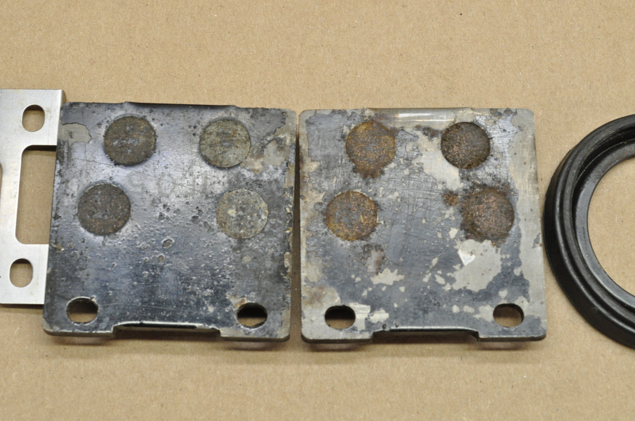 Vtg OEM Honda CM400 Front Brake Caliper Pad Boot Clip Plate Lot 45105-471-006