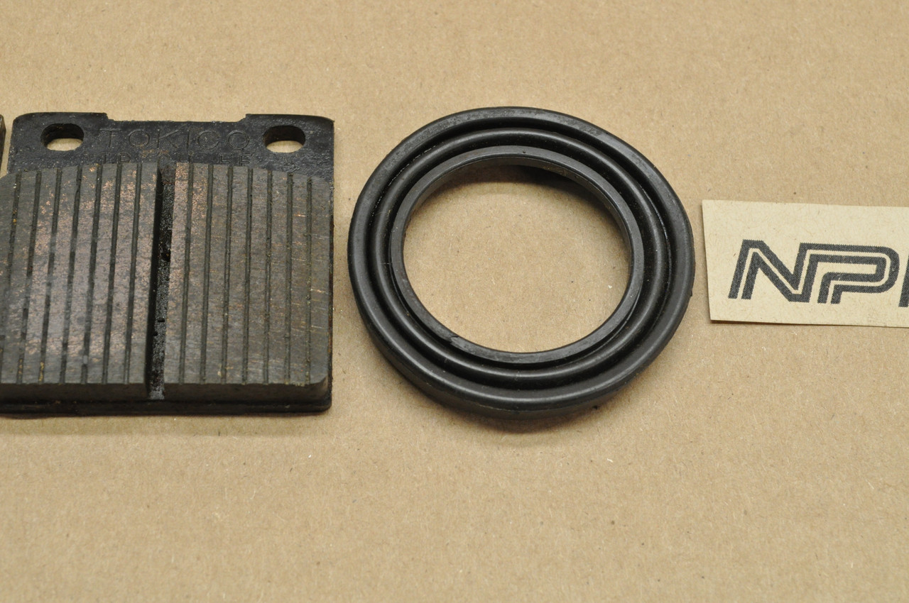 Vtg OEM Honda CM400 Front Brake Caliper Pad Boot Clip Plate Lot 45105-471-006