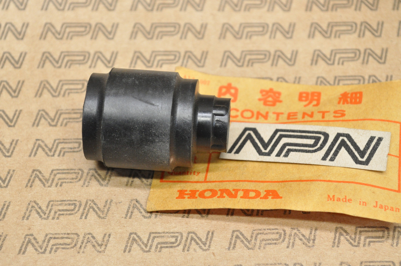 NOS Honda VF1100 C VF700 C VF700S VF750 C VF750S Mount Rubber 50206-MB0-000