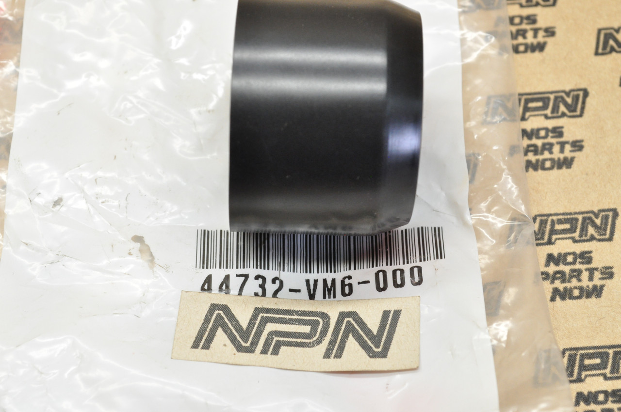 NOS Honda TRX125 TRX90 Fourtrax Wheel Hub Center Cap 44732-VM6-000