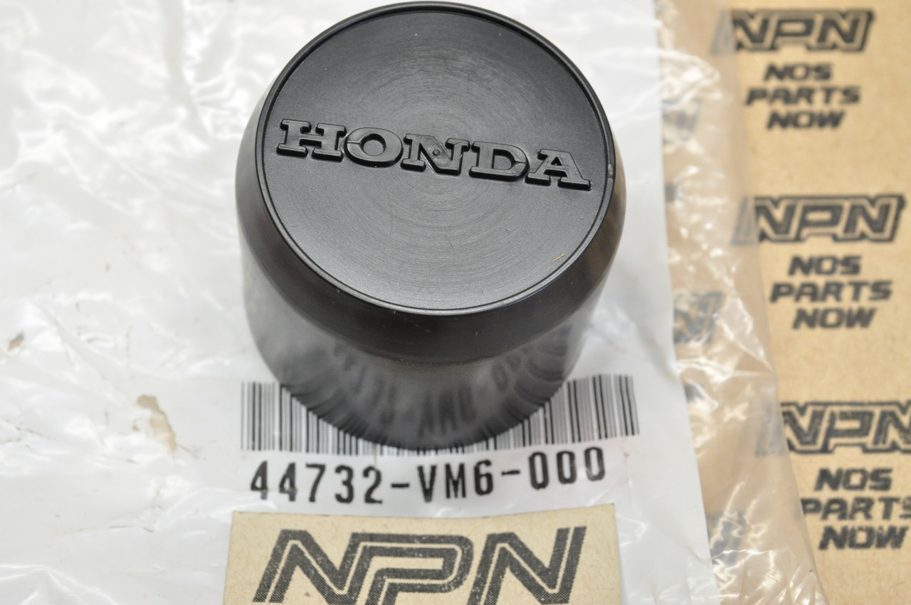 NOS Honda TRX125 TRX90 Fourtrax Wheel Hub Center Cap 44732-VM6-000